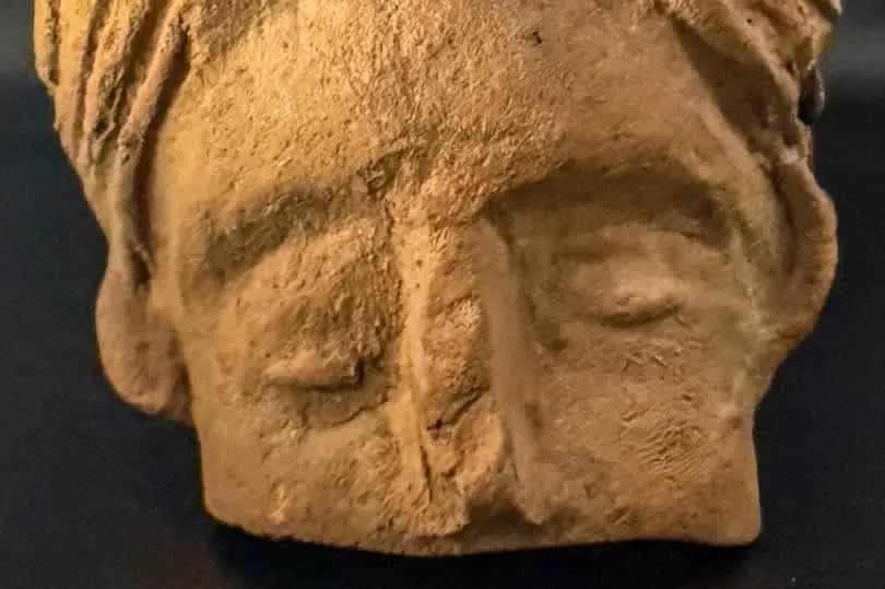 2000년 전 로마 귀부인의 미소, 영국 하드리아누스 성벽에서 깨어나다